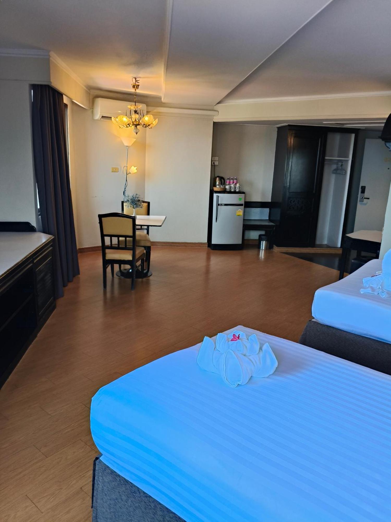 Hotel First Pacific Cirrus Pattaya Pokoj fotografie