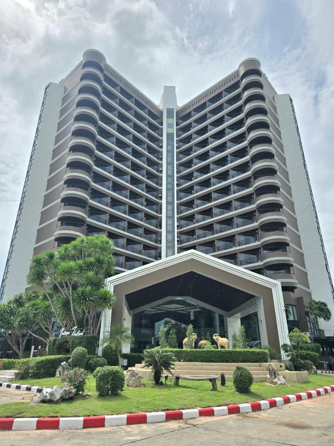 Hotel First Pacific Cirrus Pattaya Exteriér fotografie